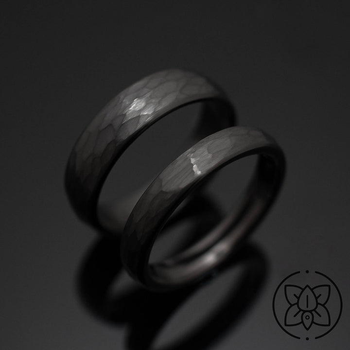 Gunmetal Hammered Wedding Band Set | His and Hers | 4mm/6mm Bands